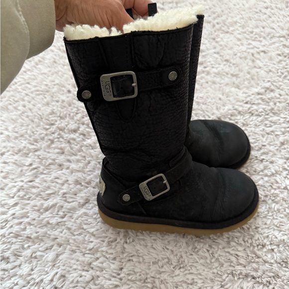 UGG Kids Size 13 Black Leather Boots - Picture 5 of 9